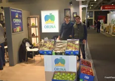 Orina is a Greek exporter, they export apples and kiwis to Egypt, Jordan, Dubai and Saudi Arabia. On the picture are Antonios Tsiaras and Dimosthenis Tsiaras.